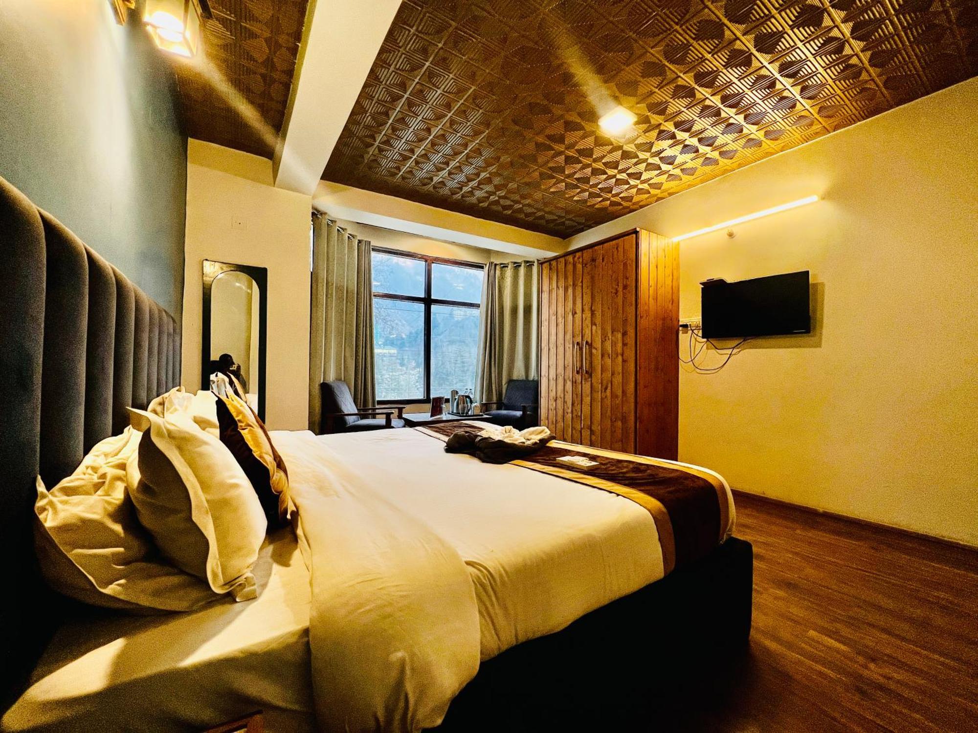 Hotel Green Link -#Near Volvo Bus Stand #Mountain View #River View #Open Terrace Маналі Екстер'єр фото