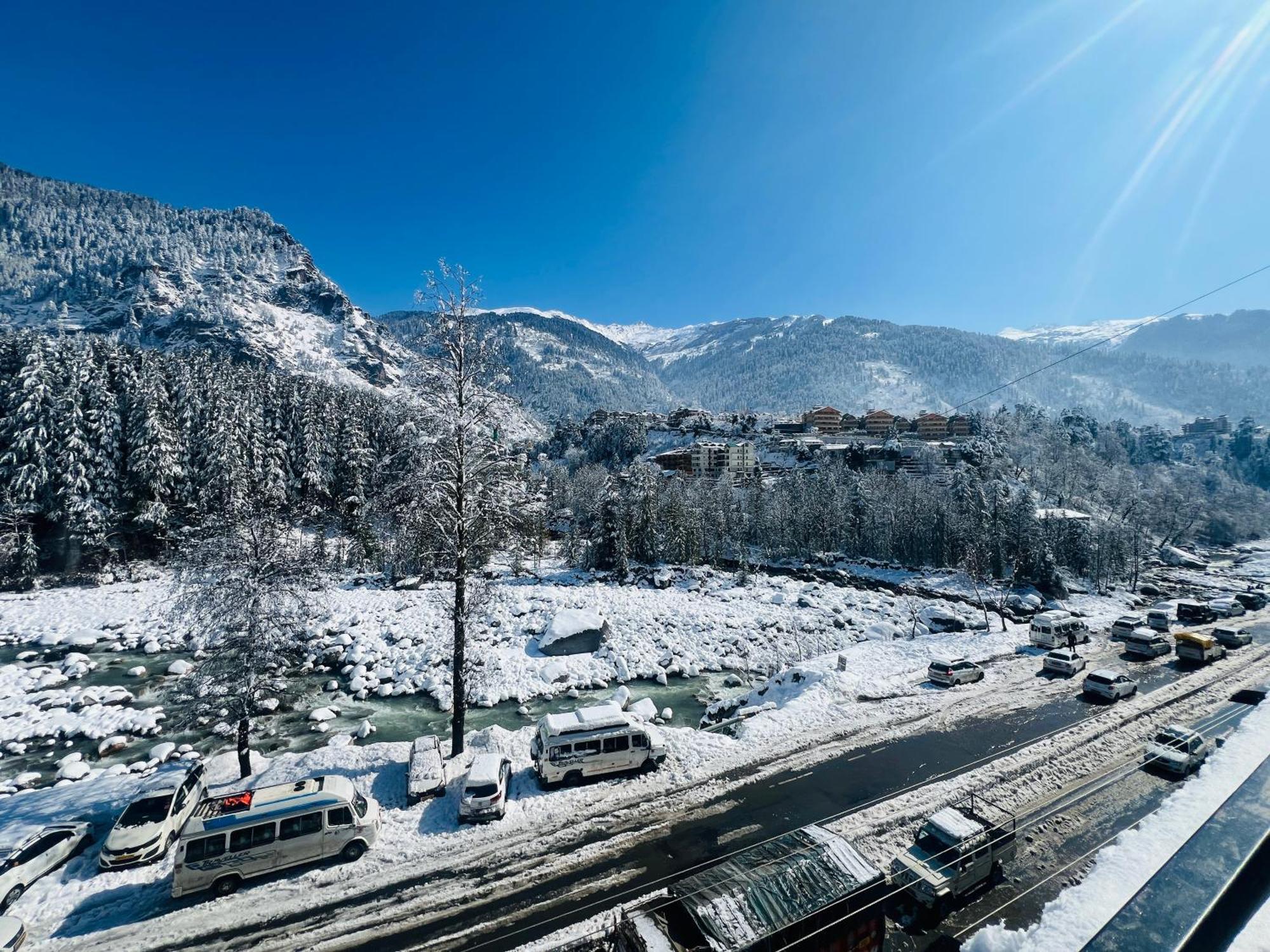 Hotel Green Link -#Near Volvo Bus Stand #Mountain View #River View #Open Terrace Маналі Екстер'єр фото