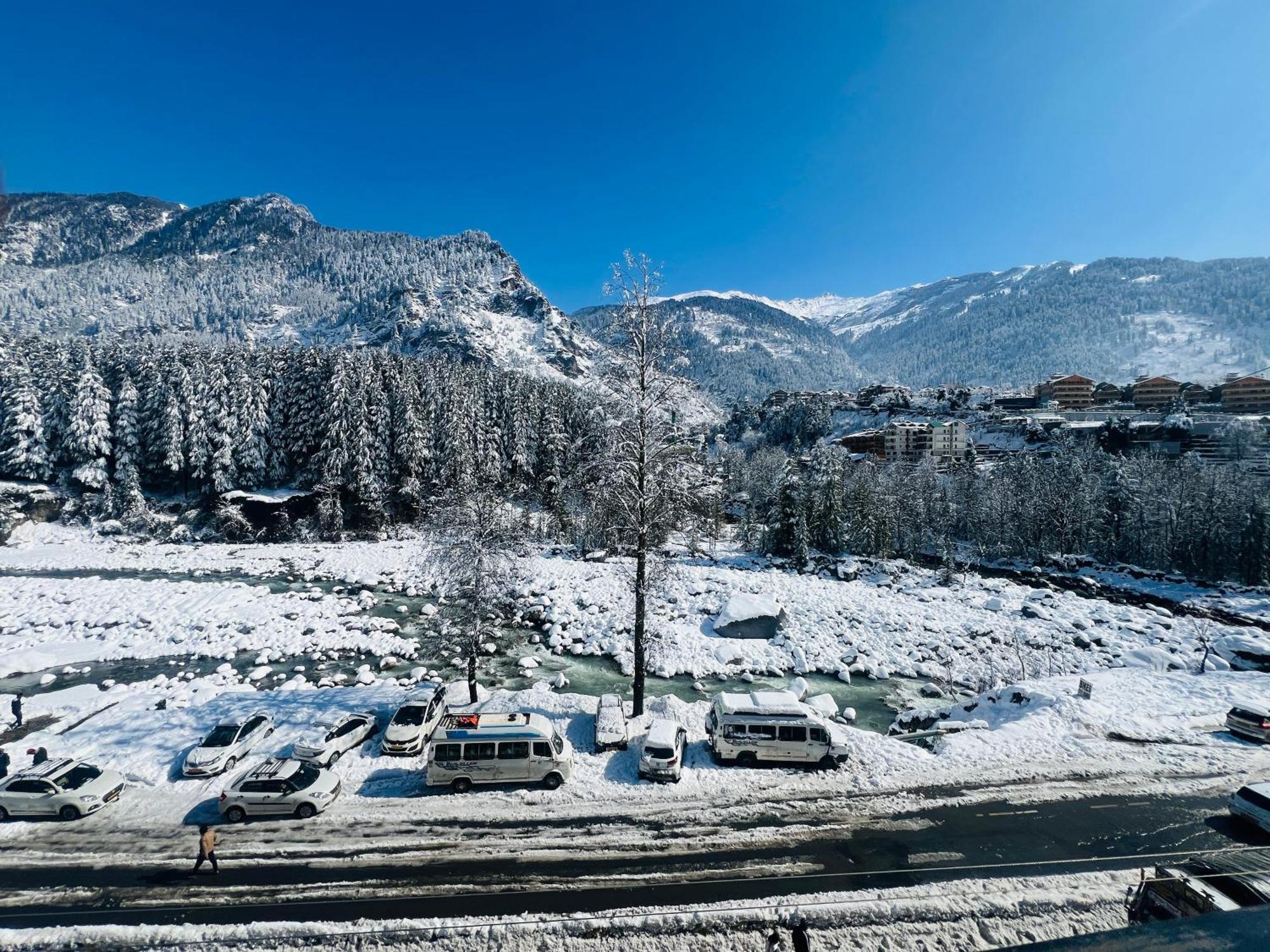 Hotel Green Link -#Near Volvo Bus Stand #Mountain View #River View #Open Terrace Маналі Екстер'єр фото