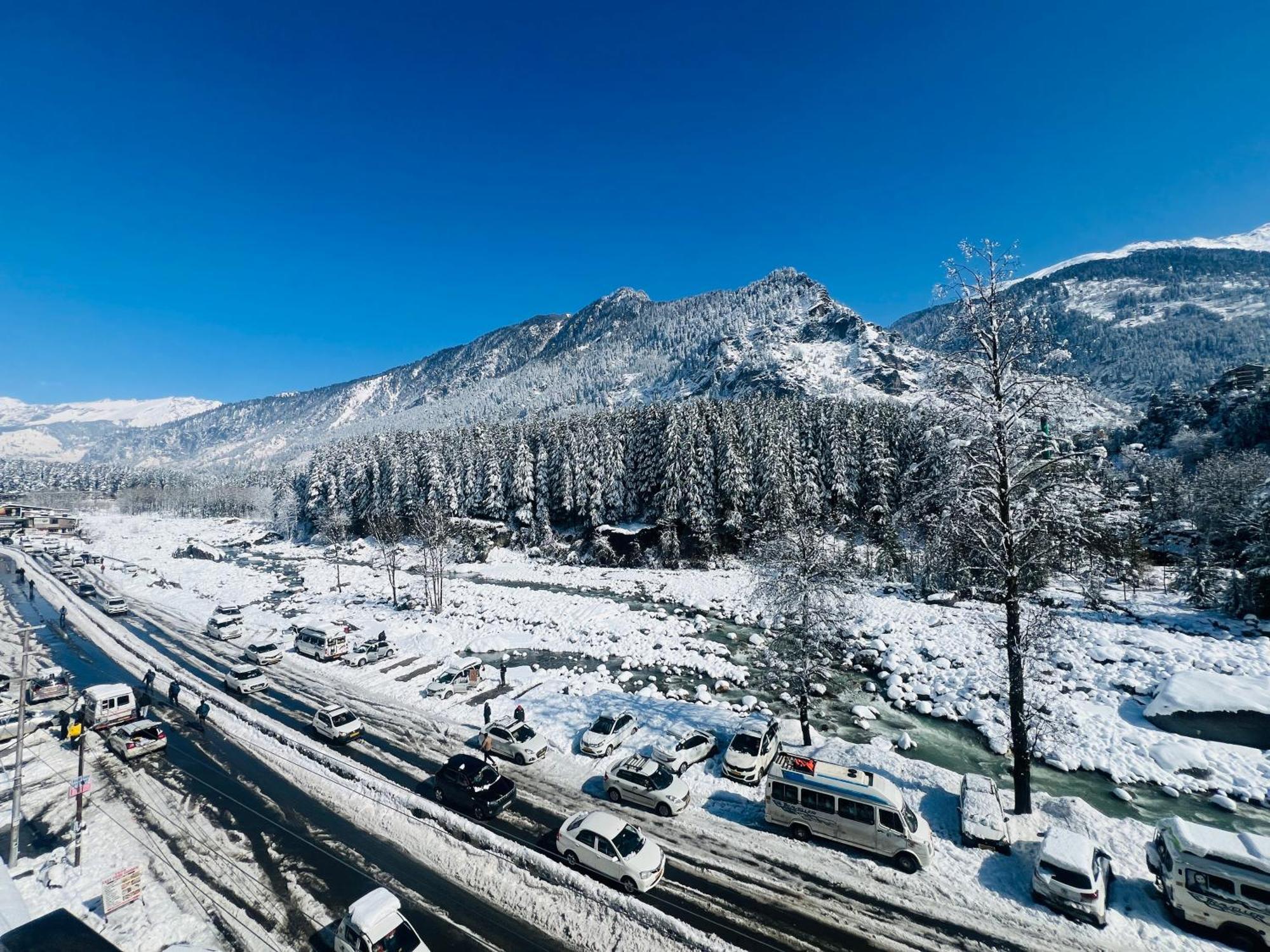 Hotel Green Link -#Near Volvo Bus Stand #Mountain View #River View #Open Terrace Маналі Екстер'єр фото