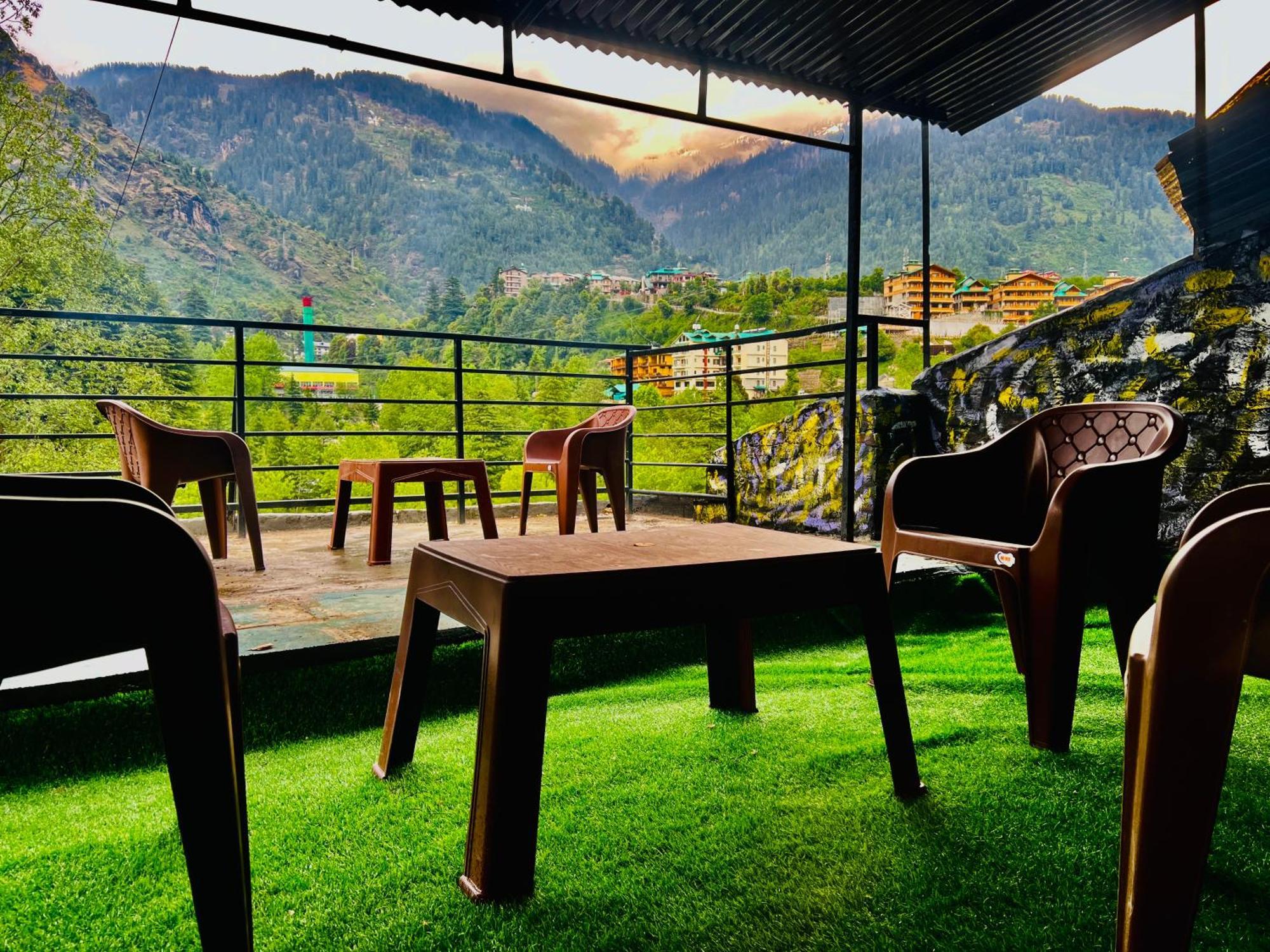 Hotel Green Link -#Near Volvo Bus Stand #Mountain View #River View #Open Terrace Маналі Екстер'єр фото