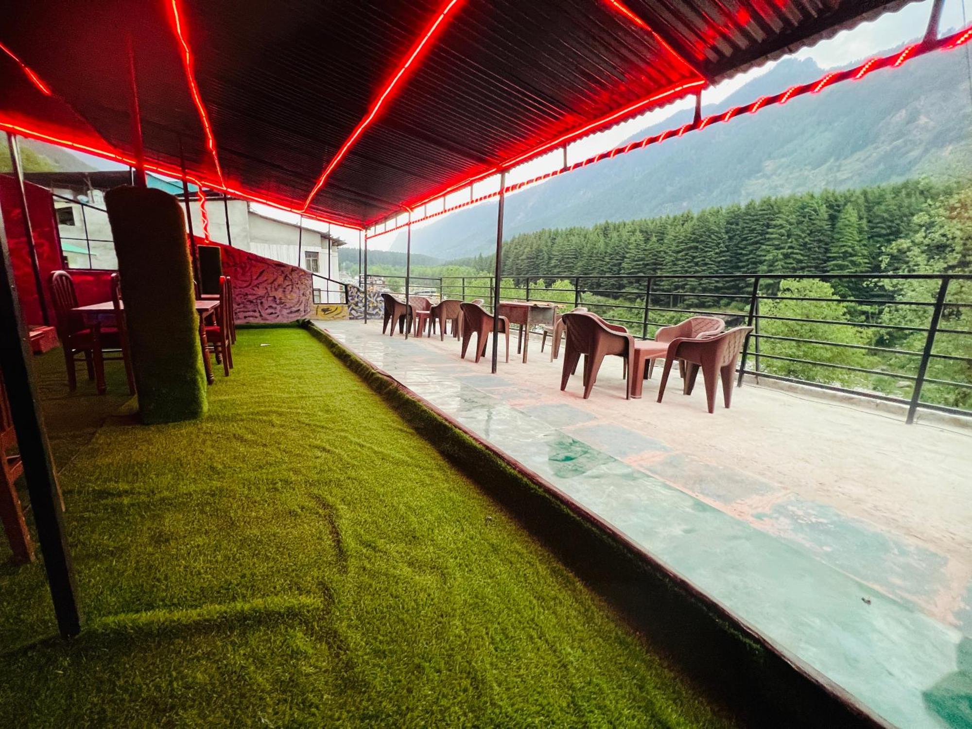 Hotel Green Link -#Near Volvo Bus Stand #Mountain View #River View #Open Terrace Маналі Екстер'єр фото