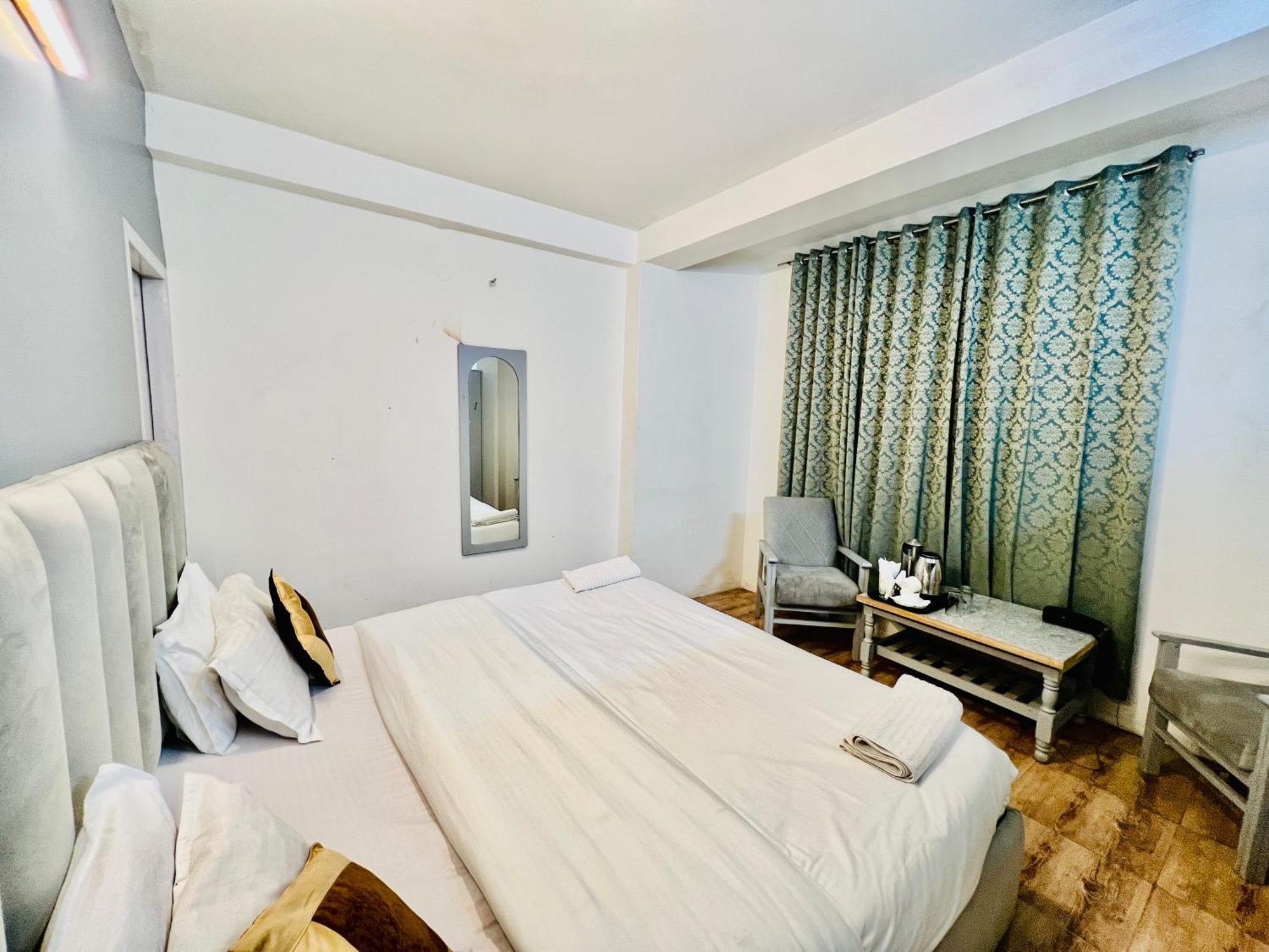 Hotel Green Link -#Near Volvo Bus Stand #Mountain View #River View #Open Terrace Маналі Екстер'єр фото