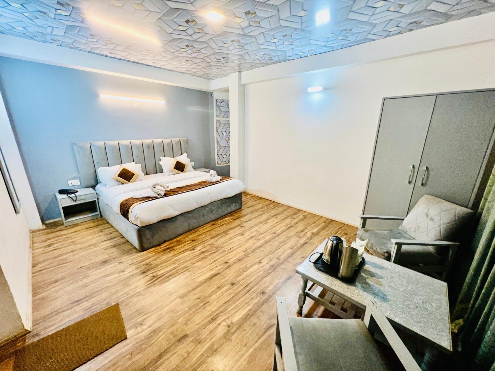 Hotel Green Link -#Near Volvo Bus Stand #Mountain View #River View #Open Terrace Маналі Екстер'єр фото