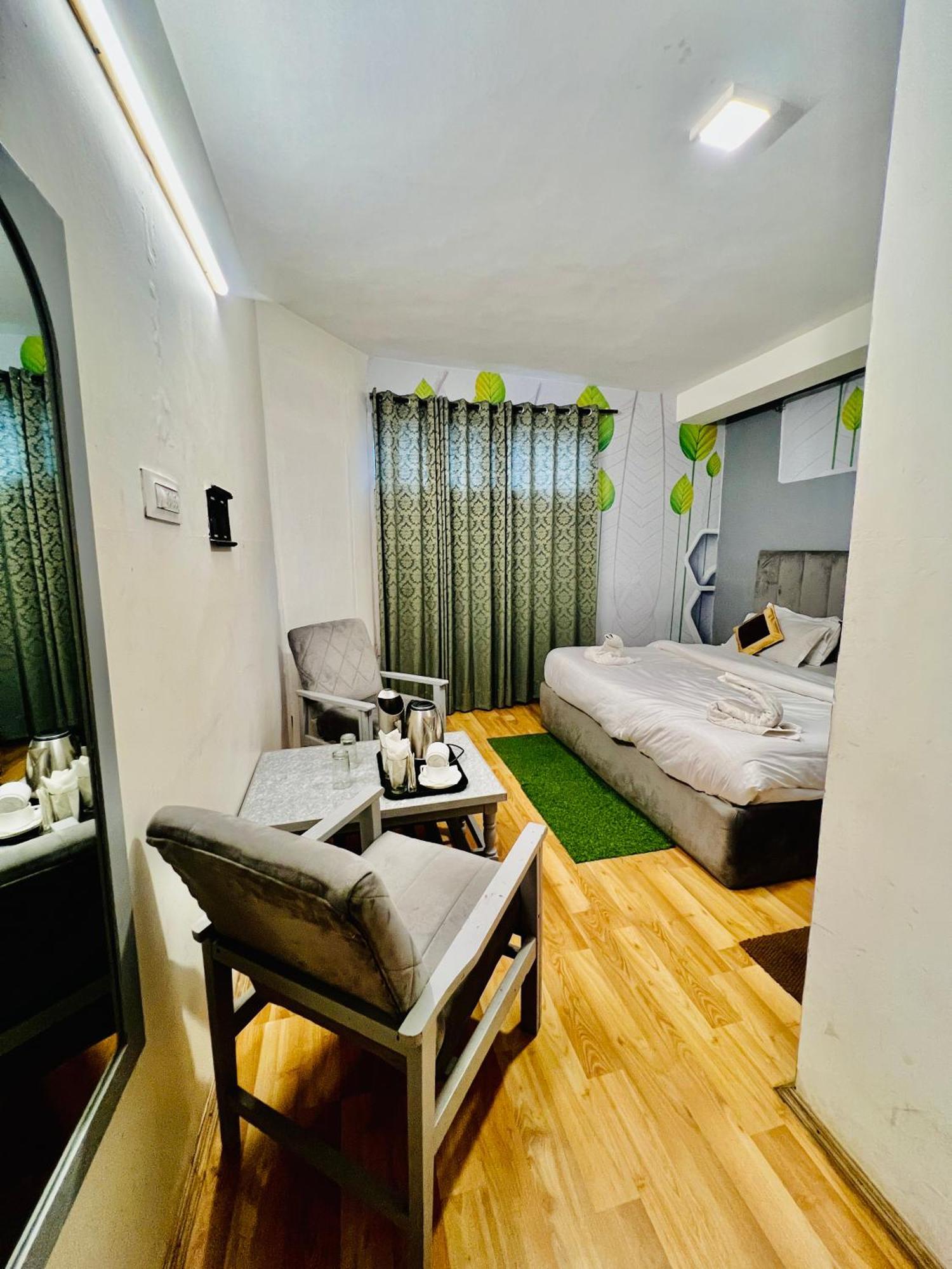 Hotel Green Link -#Near Volvo Bus Stand #Mountain View #River View #Open Terrace Маналі Екстер'єр фото